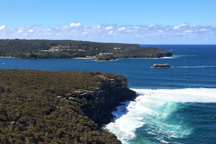 Đường đi bộ ven biển đẹp như mơ tại Úc
