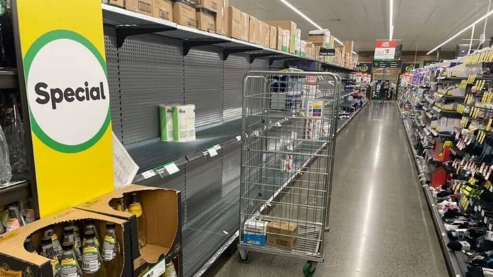 Chuỗi siêu thị Woolworths đưa ra giới hạn mua mới đối với thuốc giảm đau và giấy vệ sinh trên toàn nước Úc