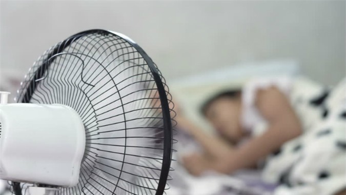 Ốm vì “trúng gió” là có thật hay chỉ là lời truyền miệng của văn hoá phương Đông?
