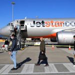Nhiều chuyến bay từ Sydney và Melbourne của hãng Jetstar bị huỷ do hàng loạt nhân viên bị cách ly