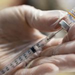 WHO cảnh báo biến chủng Omicron làm giảm hiệu quả vaccine COVID-19