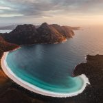 Wineglass Bay – Bãi biển mặt trăng nổi tiếng của nước Úc