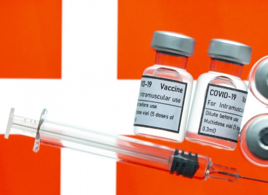 Một quốc gia đầu tiên ở Châu Âu tiêm mũi vắc xin thứ tư cho người dân