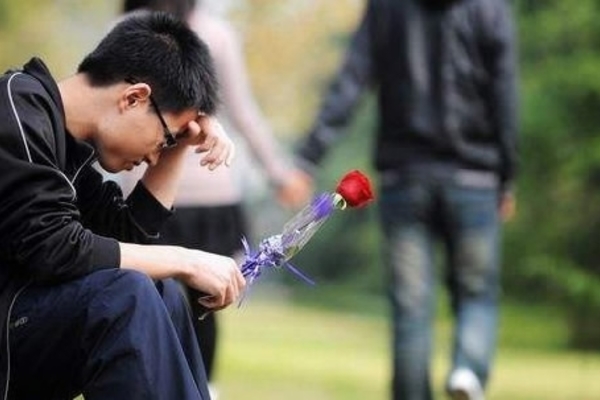 Trung Quốc: Cha tự tử vì xấu hổ khi con trai 29 tuổi vẫn chưa lấy vợ