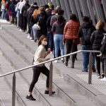 Úc bắt buộc tiêm chủng để nhập cảnh; Thủ tướng New Zealand đang là F1