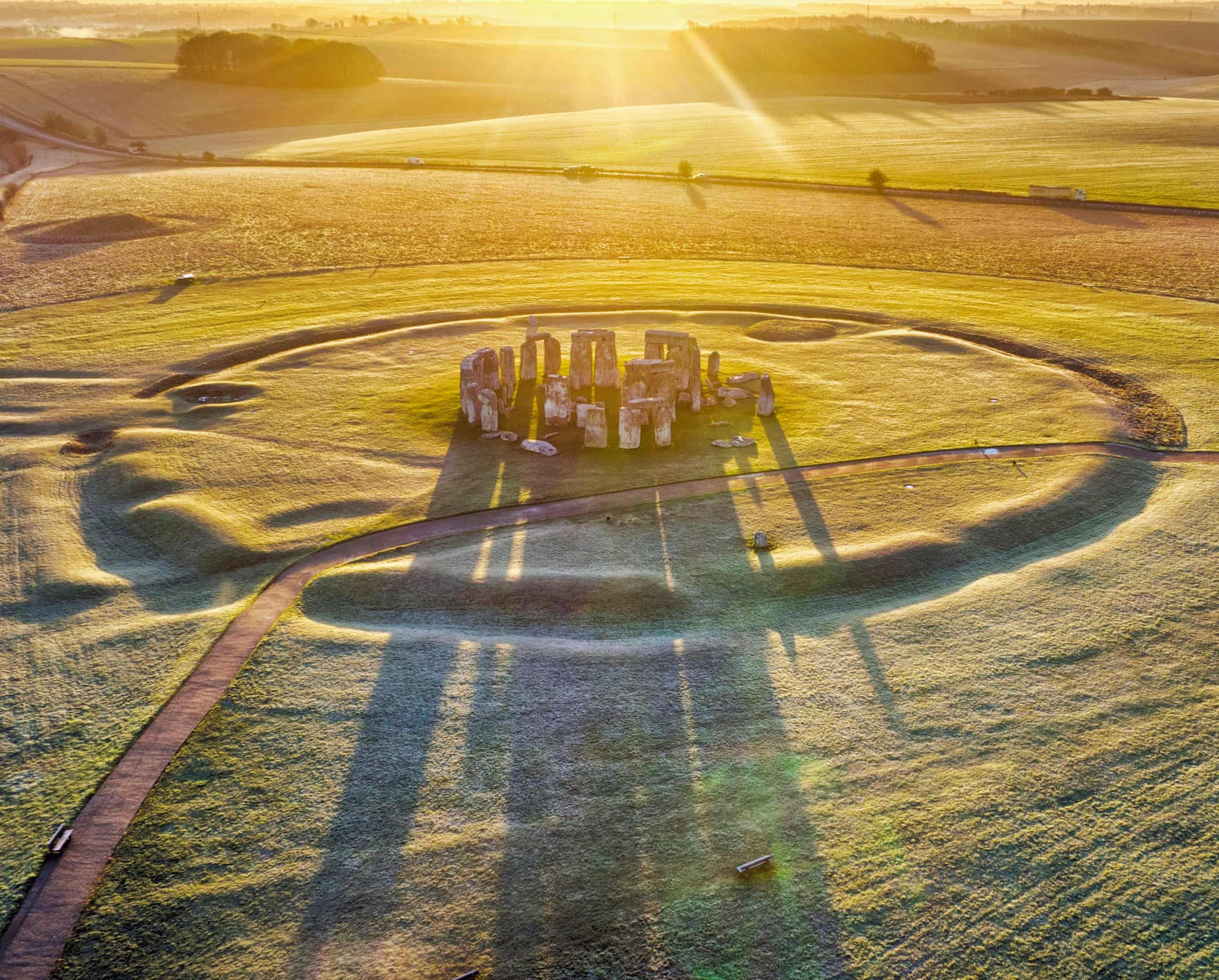 Quần thể đá Stonehenge nước Anh chứa đựng thế giới tâm linh huyền bí