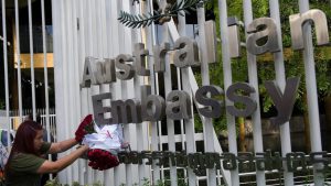 Đã bắt được kẻ đặt máy quay lén trong nhà vệ sinh nữ đại sứ quán Úc