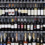 Doanh số bán rượu của Úc tăng mạnh trong đại dịch COVID-19