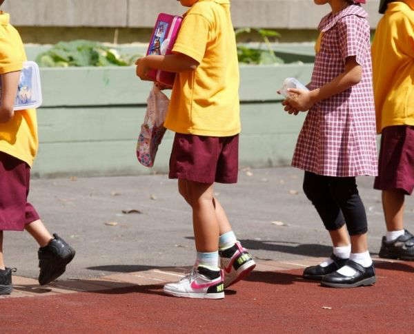 Số ca nhiễm Covid-19 gia tăng khiến hàng nghìn học sinh ở Úc phải nghỉ học